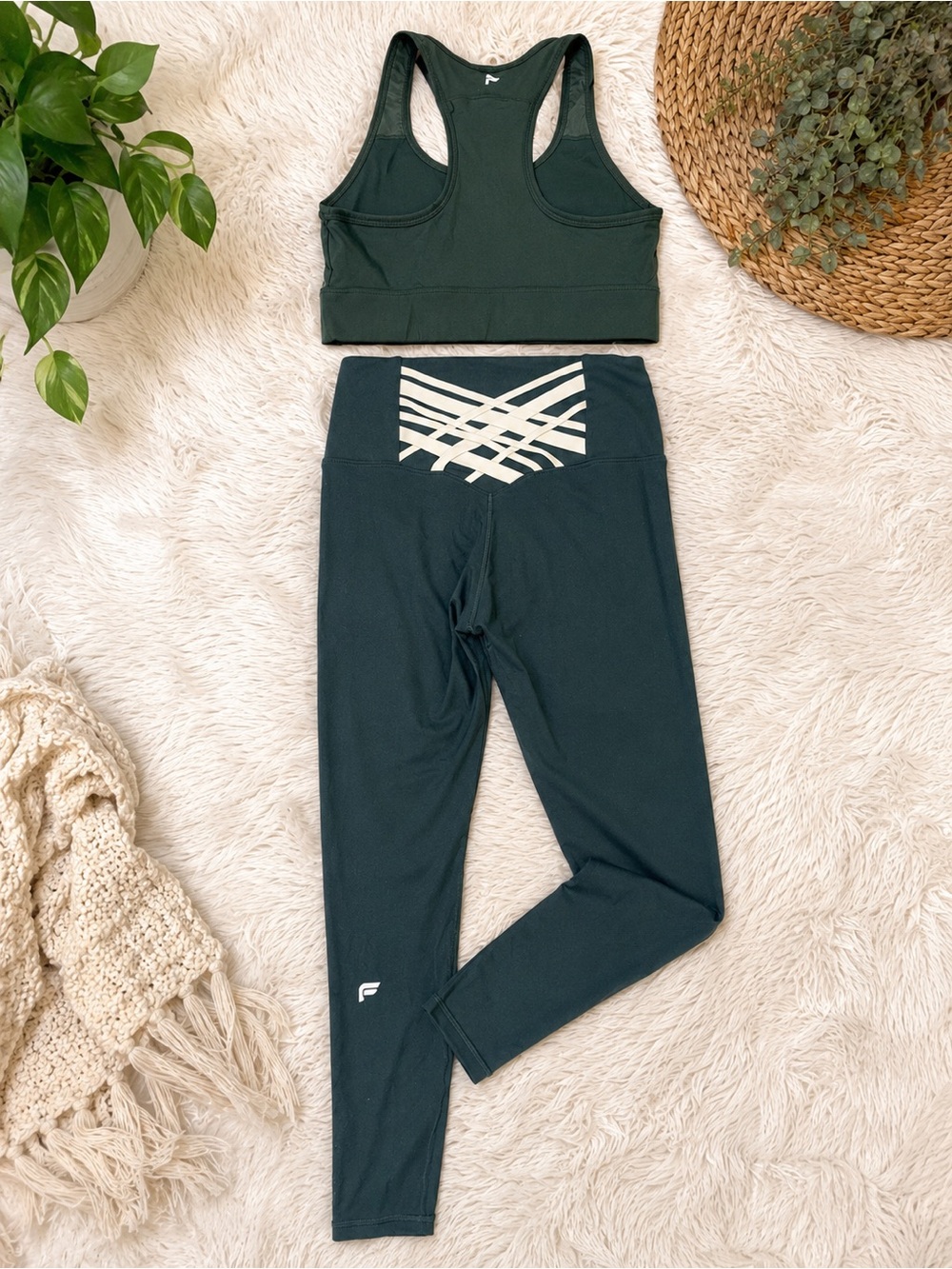 Fabletics Matching Activewear Set Sports Bra & Leggings Green Size Medium
